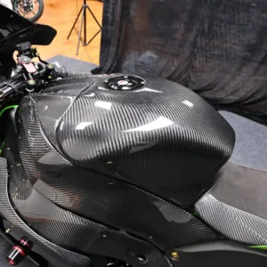 akcarbon 2016+ Kawasaki ZX10R ZX-10R Carbon Fiber Extension Full Tank Cover