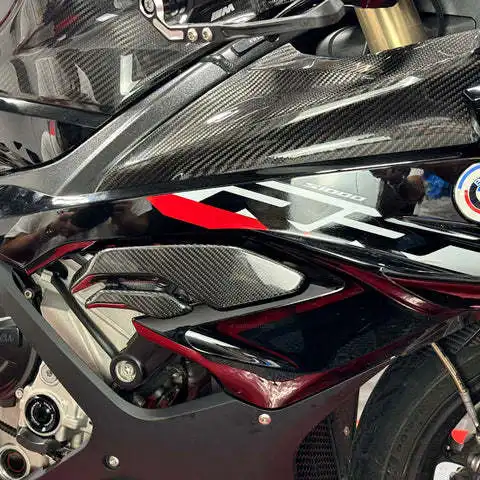 Carbon Fiber Right Side Fins Cover Carbon Fiber Right Side Fins Cover