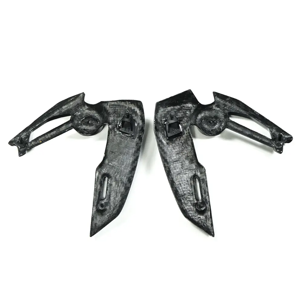 Carbon Fiber Weave Detail on Kawasaki Z900/Z900 SE Frame Covers Carbon Fiber Weave Detail on Kawasaki Z900/Z900 SE Frame Covers