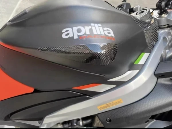 Carbon Fiber Fuel Tank Side Panel Carbon Fiber Fuel Tank Side Panel
