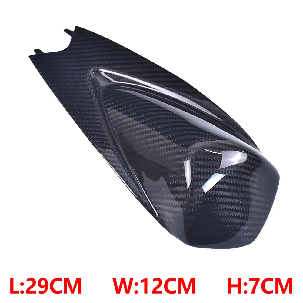 Carbon Fiber Weave Detail on Aprilia RSV4/Tuono Rear Seat Cover Carbon Fiber Weave Detail on Aprilia RSV4/Tuono Rear Seat Cover