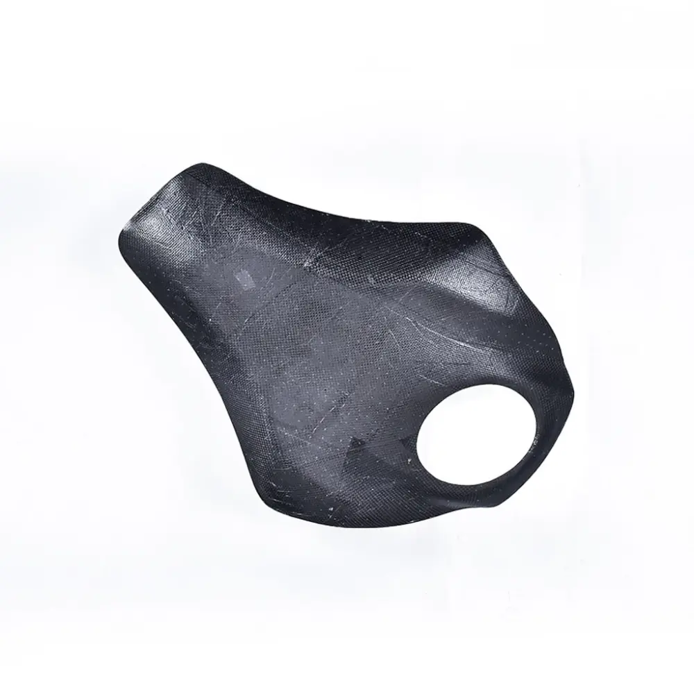 Side View of Kawasaki Z900 Carbon Fiber Fuel Tank Protection Cover Side View of Kawasaki Z900 Carbon Fiber Fuel Tank Protection Cover