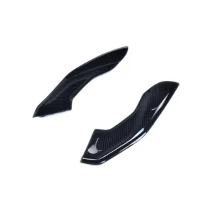 Carbon Fiber Weave Detail on BMW S1000R Small Fuel Tank Side Panels