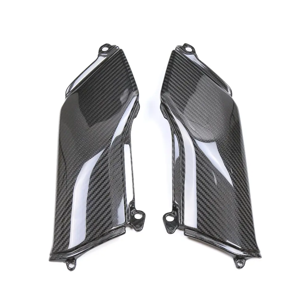 Angled View of Kawasaki Z900 Carbon Fiber Fuel Tank Side Cover Panels Angled View of Kawasaki Z900 Carbon Fiber Fuel Tank Side Cover Panels