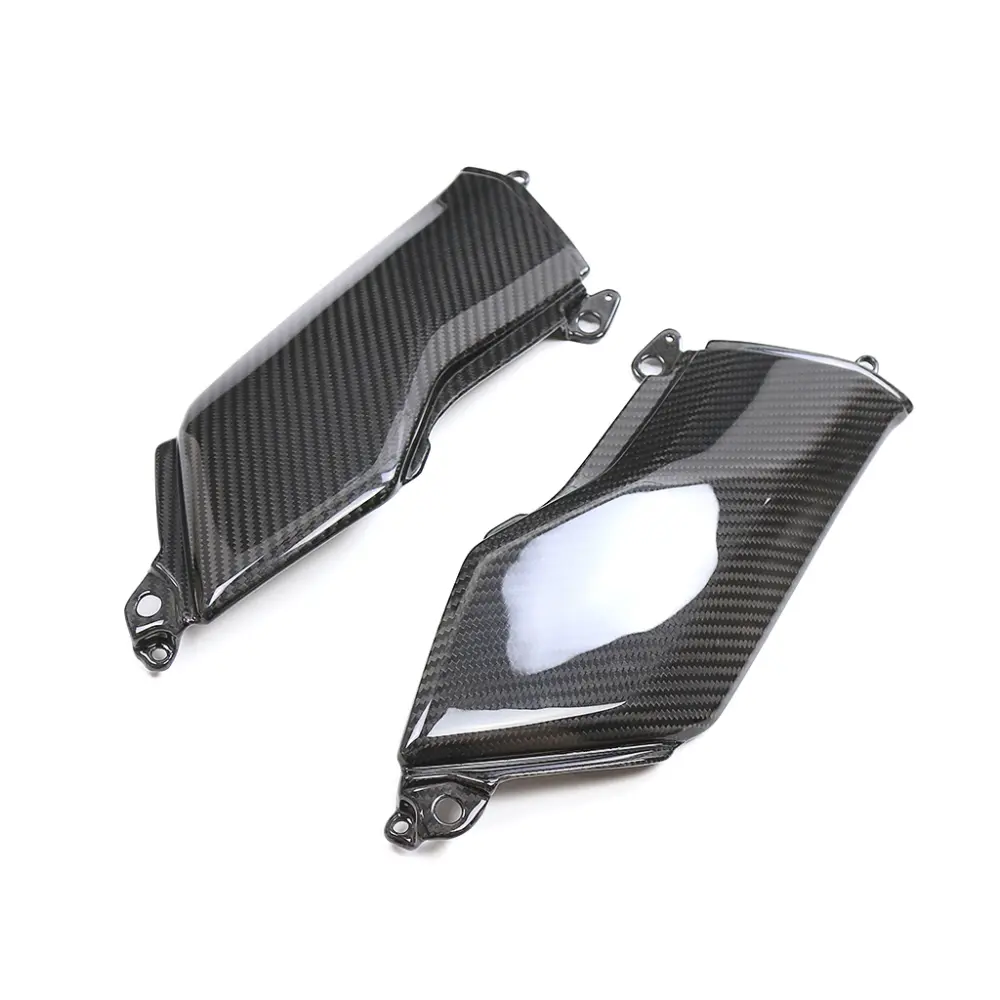 Carbon Fiber Weave Detail on Kawasaki Z900 Fuel Tank Side Cover Panels Carbon Fiber Weave Detail on Kawasaki Z900 Fuel Tank Side Cover Panels