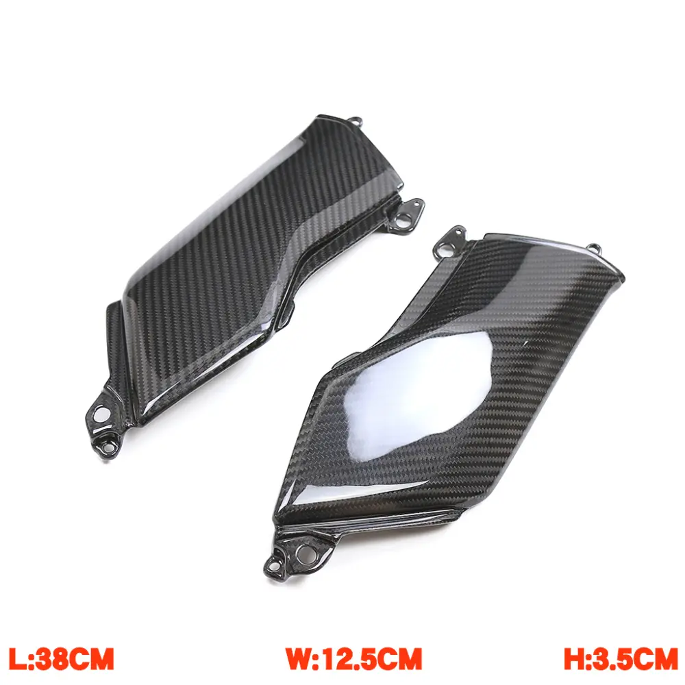 Side View of Kawasaki Z900 Carbon Fiber Fuel Tank Side Cover Panels Side View of Kawasaki Z900 Carbon Fiber Fuel Tank Side Cover Panels