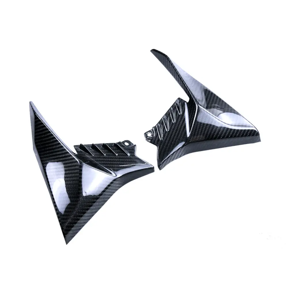 Side View of Kawasaki Z900 Carbon Fiber Front Fuel Tank Air Intake Side Panels Side View of Kawasaki Z900 Carbon Fiber Front Fuel Tank Air Intake Side Panels