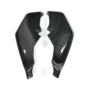 Carbon Fiber Weave Detail on Yamaha MT-10 Tail Side Panels