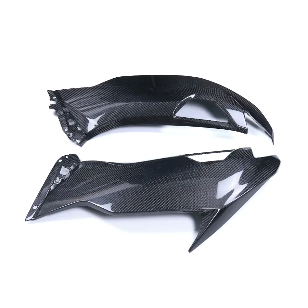 Carbon Fiber Weave Detail on Kawasaki Ninja ZX-6R/ZX-636 Side Fairing Panels Carbon Fiber Weave Detail on Kawasaki Ninja ZX-6R/ZX-636 Side Fairing Panels